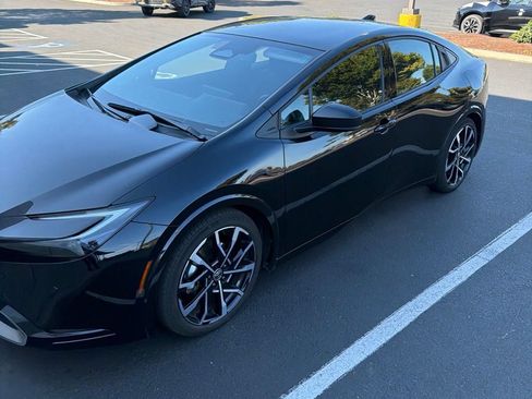 Used 2023 Toyota Prius Prime FWD image 1