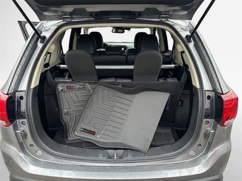 Used 2020 Mitsubishi Outlander SE image 25