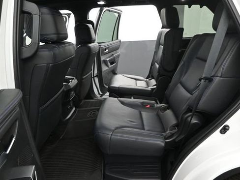 Used 2025 Toyota Sequoia Platinum AWD/4WD image 14