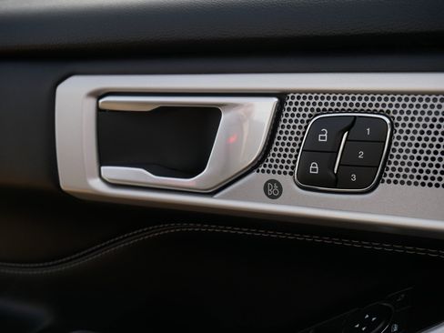 Certified 2022 Ford Explorer Limited w/ Equipment Group 301A image 27