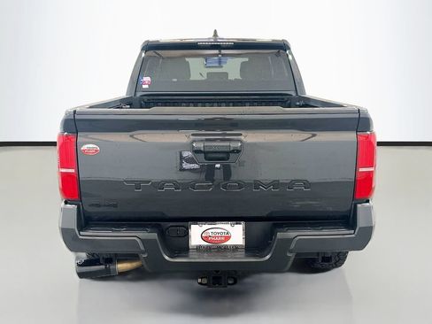 Used 2025 Toyota Tacoma TRD Sport AWD/4WD image 5