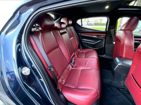 Used 2019 MAZDA MAZDA3 Hatchback image 24