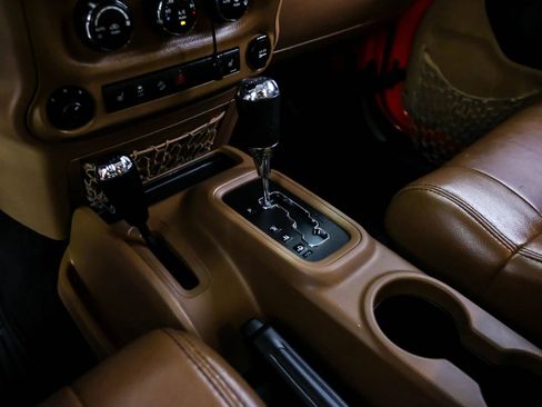 Used 2012 Jeep Wrangler Unlimited Sahara w/ Connectivity Group image 19