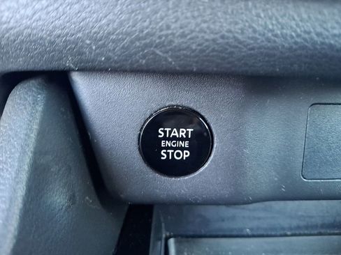 Used 2024 Nissan Rogue SV image 25