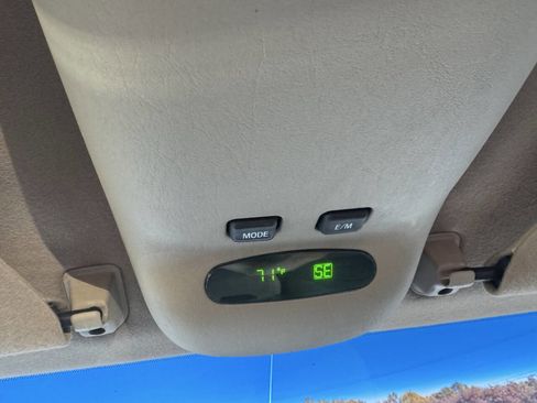 Used 2000 Ford F250 Lariat image 26