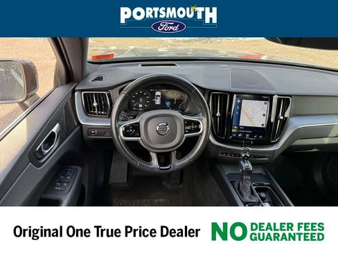 Used 2020 Volvo XC60 T5 Momentum w/ Protection Package image 7
