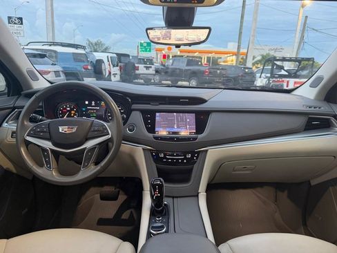 Used 2021 Cadillac XT5 Premium Luxury FWD image 17
