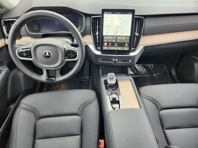 New 2025 Volvo XC90 B6 Core w/ Protection Package Premier