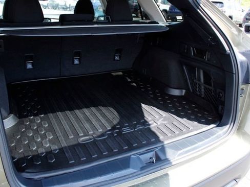 Used 2025 Subaru Outback Premium AWD/4WD image 7