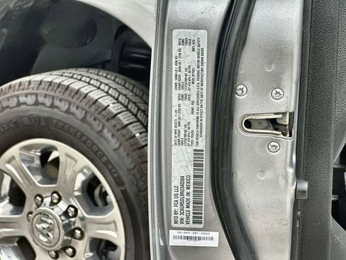 Used 2024 RAM 2500 Big Horn image 32