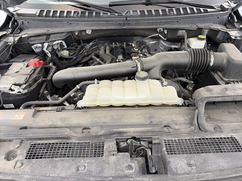 Used 2024 Ford Expedition XLT AWD/4WD image 12