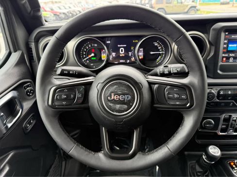 Used 2023 Jeep Wrangler Unlimited w/ Cold Weather Group AWD/4WD image 15