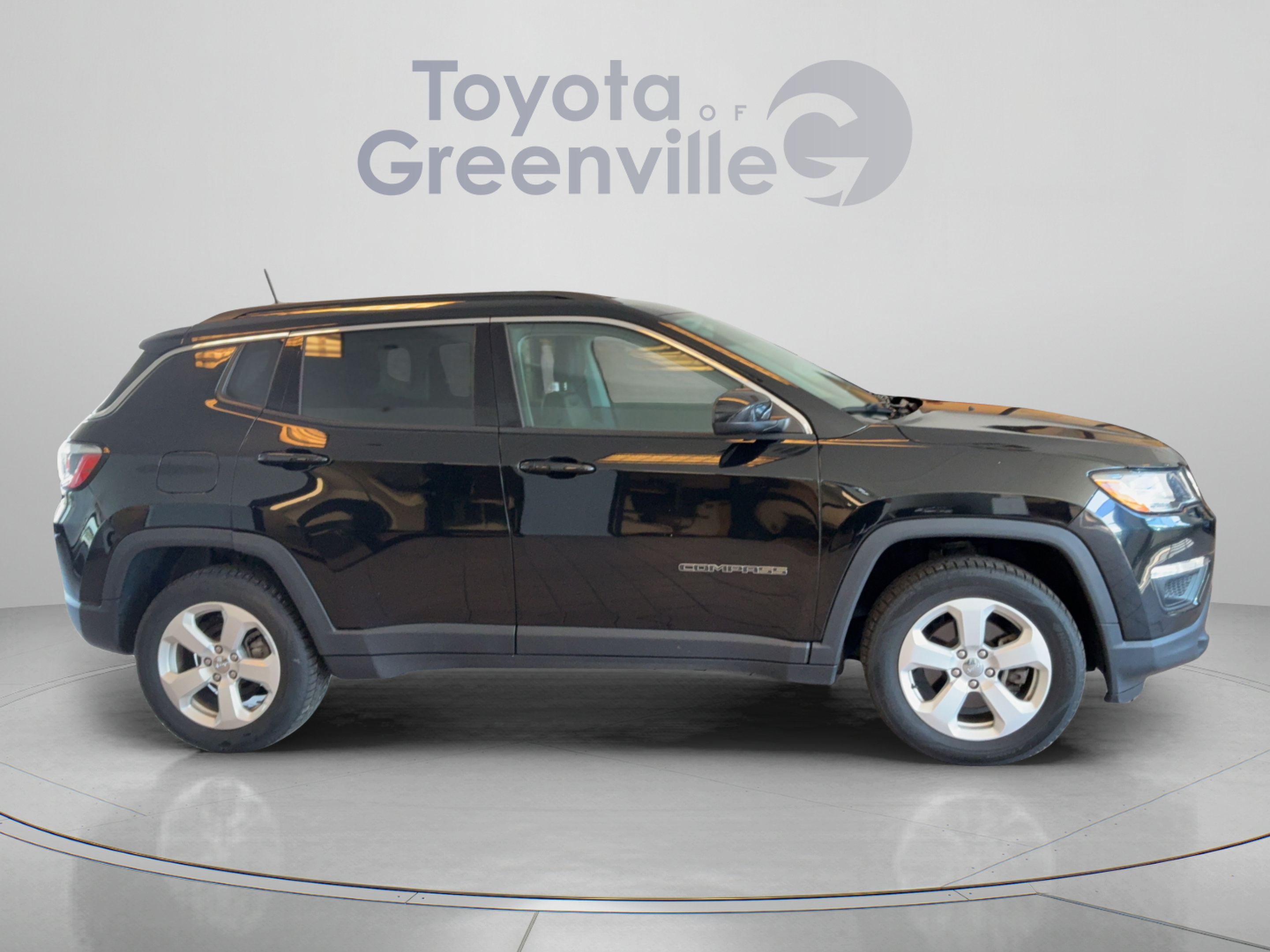 Used 2019 Jeep Compass Latitude w/ Popular Equipment Group AWD/4WD image 7