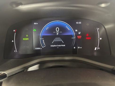 Used 2025 Toyota Camry SE image 18