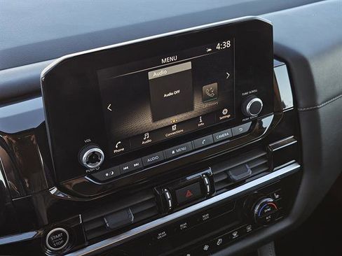 Used 2024 Nissan Pathfinder SV image 13