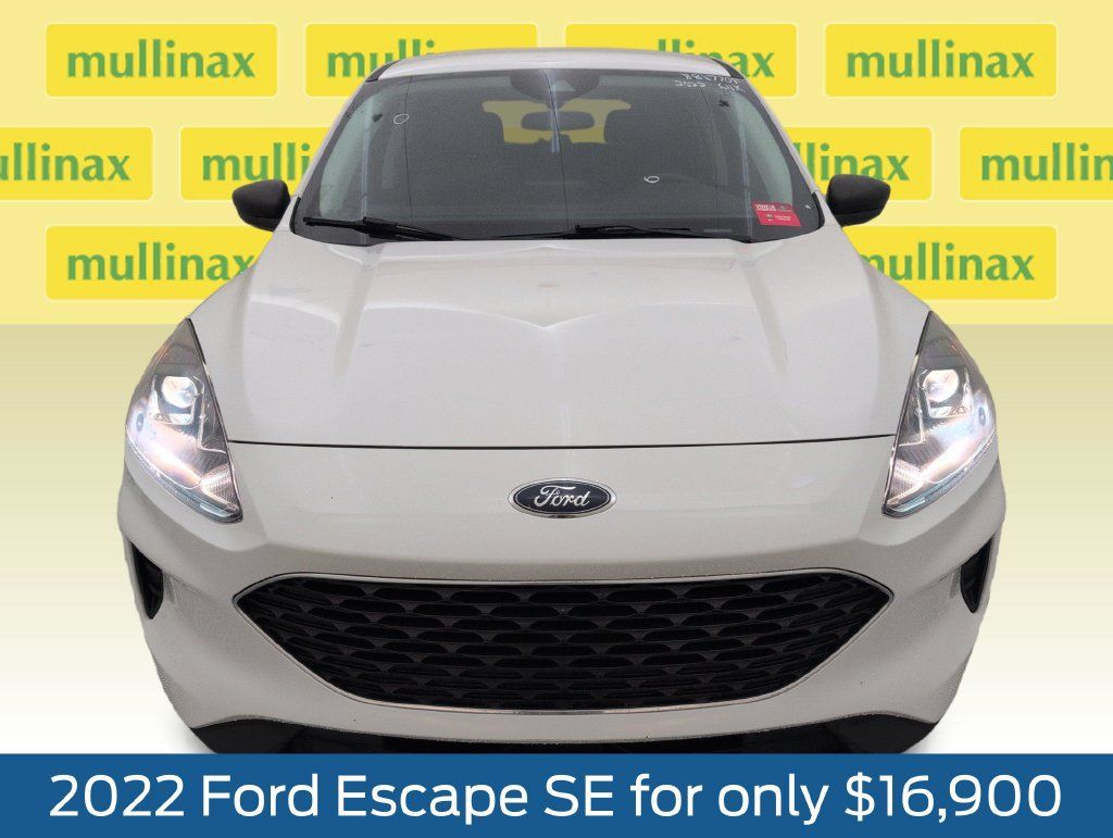 Used 2022 Ford Escape SE w/ Convenience Package FWD image 14