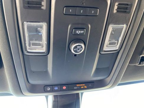 Used 2021 GMC Yukon SLT AWD/4WD image 25