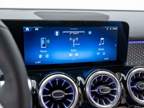 New 2025 Mercedes-Benz GLB 250 GLB 250 image 23