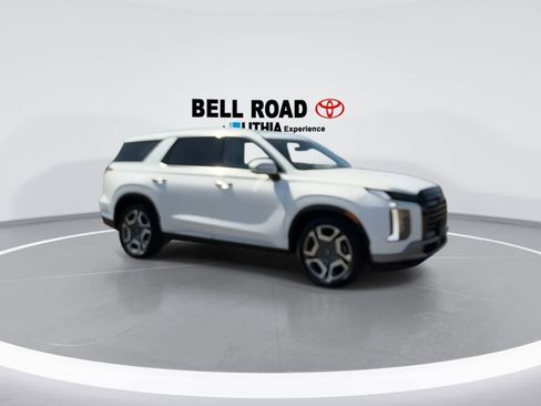 Used 2024 Hyundai Palisade Limited FWD image 2