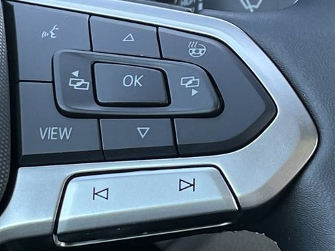 New 2026 Volkswagen Taos SEL AWD/4WD image 9