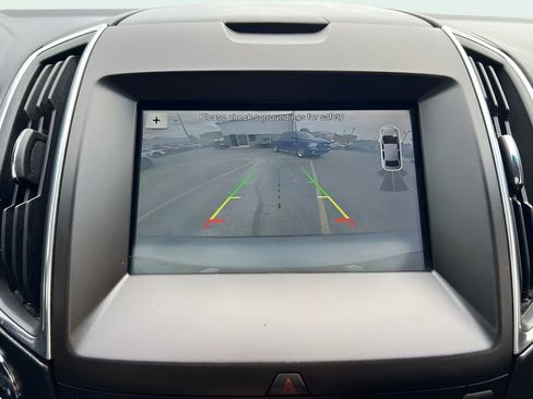 Used 2018 Ford Edge Titanium w/ Equipment Group 301A AWD/4WD image 27