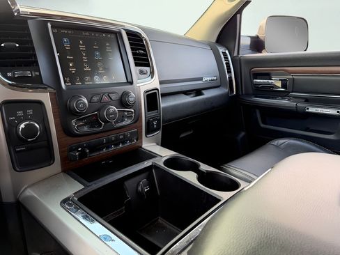 Used 2015 RAM 2500 Laramie w/ Black Appearance Group AWD/4WD image 52