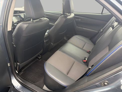 Used 2018 Toyota Corolla SE w/ SE Premium Package FWD image 23