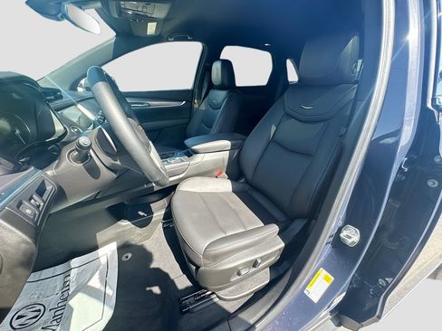 Used 2025 Cadillac XT5 Luxury FWD image 23