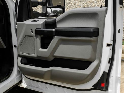 Used 2019 Ford F250 XL w/ Power Equipment Group RWD image 43