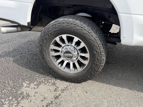 Used 2022 Ford F250 Lariat image 44