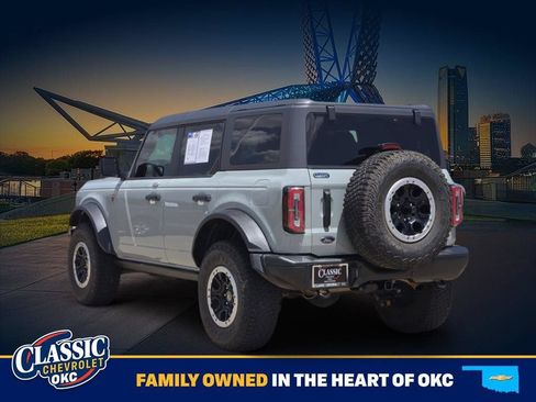Used 2022 Ford Bronco Badlands w/ Sasquatch Package AWD/4WD image 5