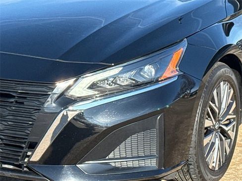 Certified 2024 Nissan Altima 2.5 SV image 5