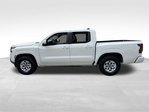 Used 2024 Nissan Frontier SV RWD image 4