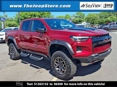 Used 2025 Chevrolet Colorado ZR2 w/ Technology Package AWD/4WD image 1