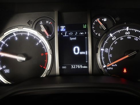 Used 2024 Toyota 4Runner TRD Off-Road image 36