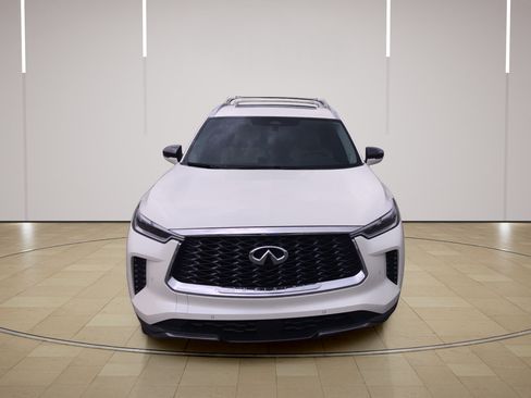 Used 2025 INFINITI QX60 Sensory AWD/4WD image 3