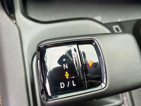 Used 2025 GMC Sierra 1500 AT4 w/ AT4 Premium Package image 23