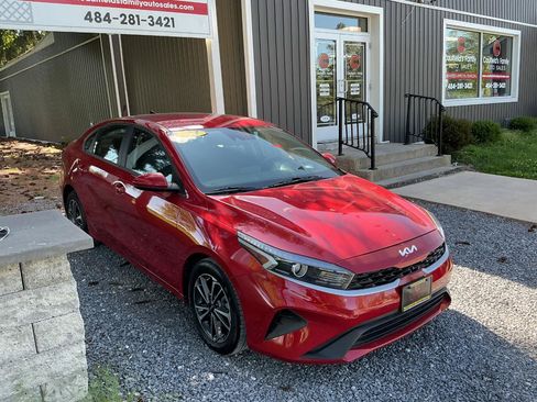 Used 2023 Kia Forte LXS FWD image 3