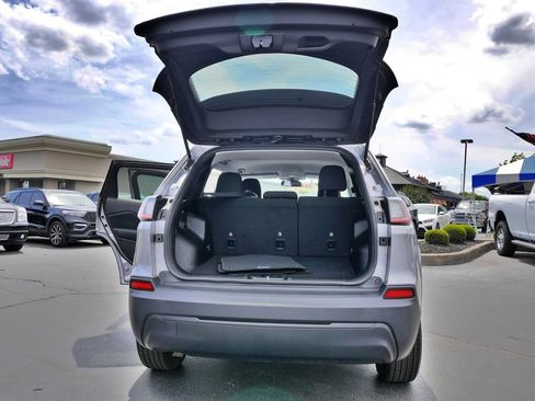 Used 2019 Jeep Cherokee Latitude w/ Popular Appearance Group AWD/4WD image 15
