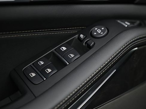 New 2026 BMW X5 xDrive40i w/ Climate Comfort Package image 18