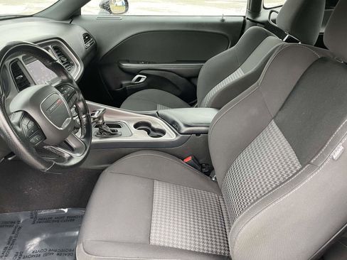 Used 2021 Dodge Challenger GT image 4
