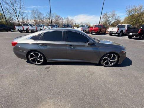 Used 2019 Honda Accord Sport image 14