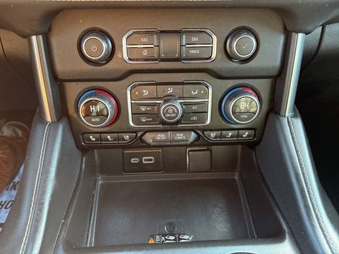 Used 2023 Chevrolet Suburban Premier image 15