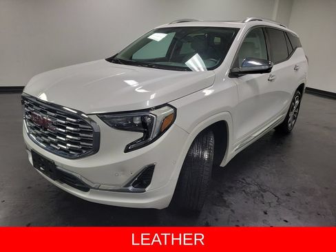 Used 2020 GMC Terrain Denali w/ Denali Premium Package AWD/4WD image 5