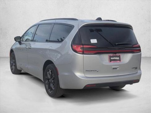 New 2026 Chrysler Pacifica Limited w/ S Appearance Package image 9