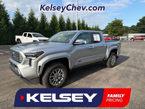 Used 2026 Toyota Tacoma Limited AWD/4WD image 1