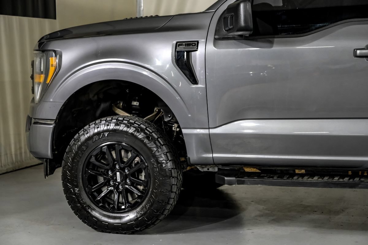 Used 2023 Ford F150 XLT w/ XLT Black Appearance Package AWD/4WD image 12
