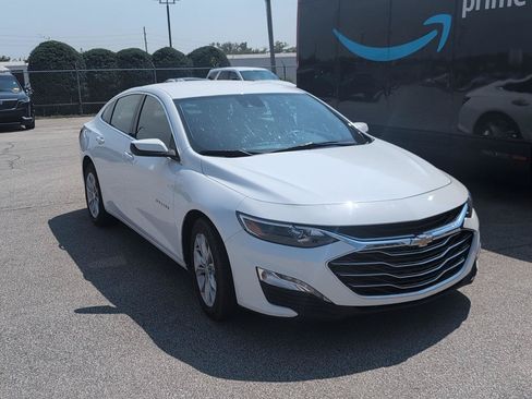 Used 2025 Chevrolet Malibu LT FWD image 2