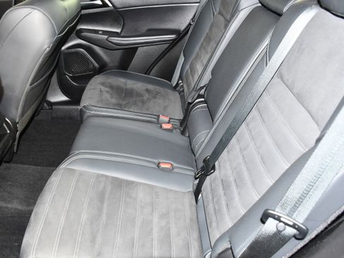 Used 2023 Mitsubishi Outlander SE AWD/4WD image 47