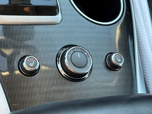 Used 2019 INFINITI QX60 Luxe w/ Essential Package image 34